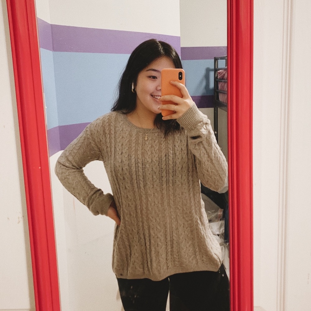 American Eagle Sweater